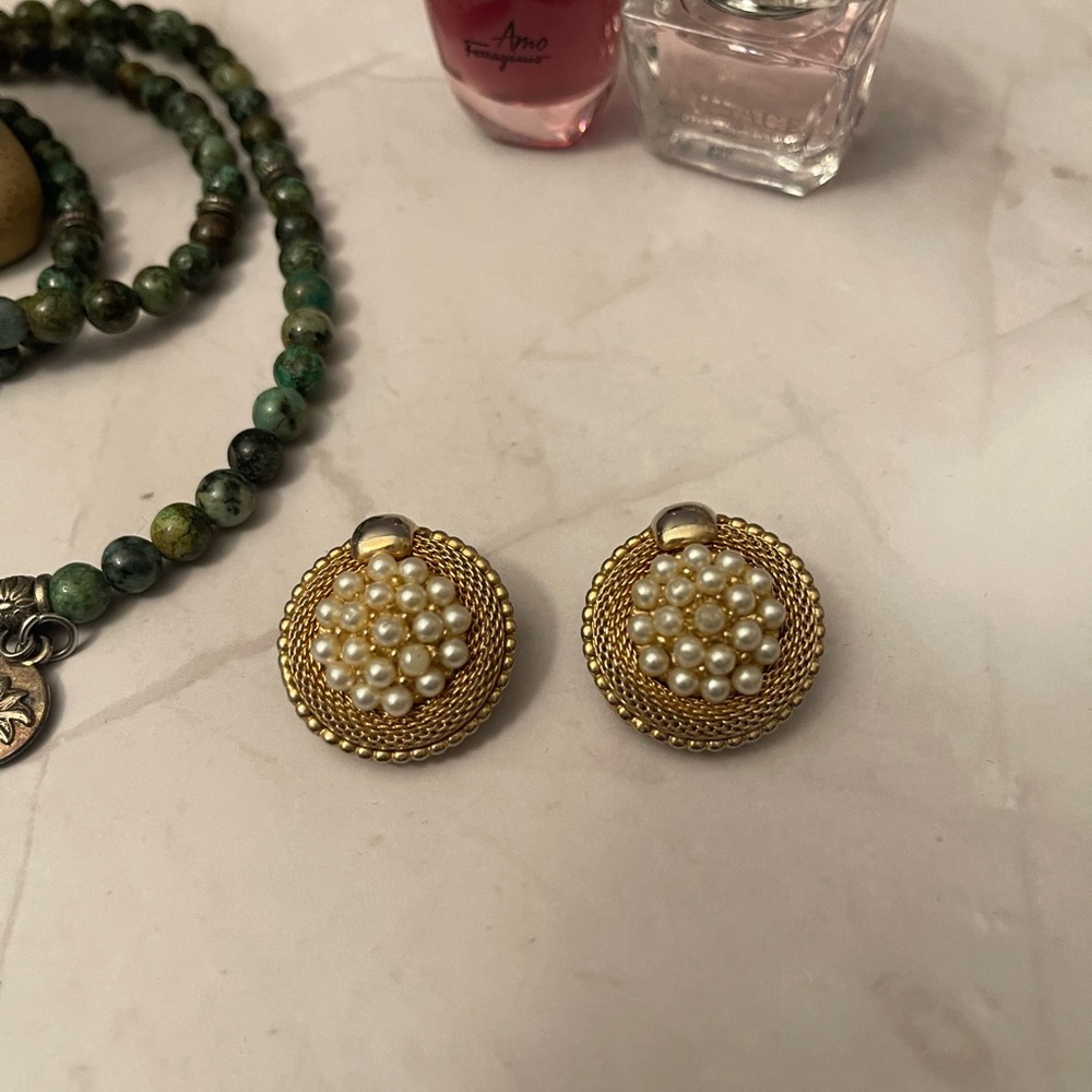 Vintage Gold and Pearl Accent Clip Earrings - Picture 10 of 10